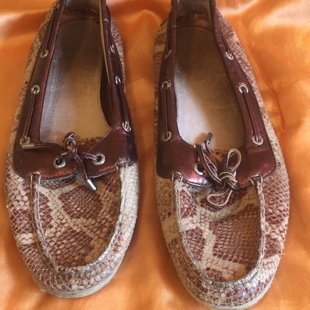 Sperry Mocs Snakeskin design